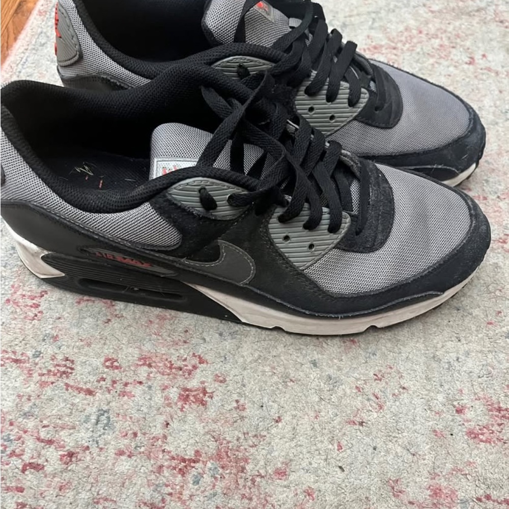 Men’s Nike shoes size 12